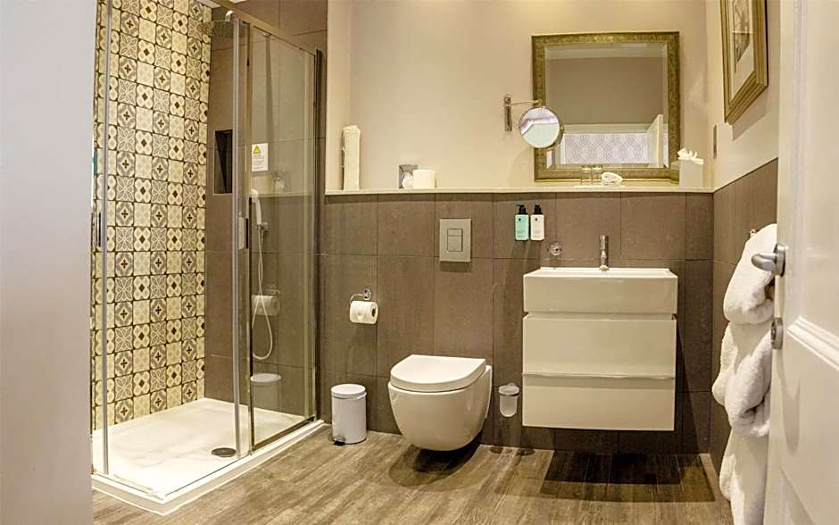 Dover Marina Hotel & Spa, Tapestry Collection by Hilton