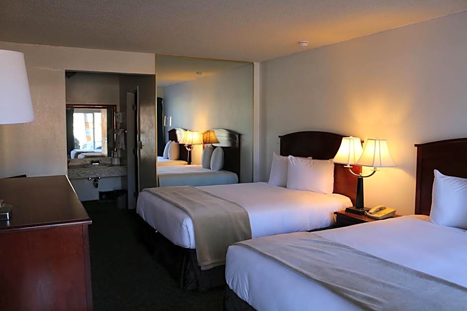 Bluelake Inn @ Heavenly Village