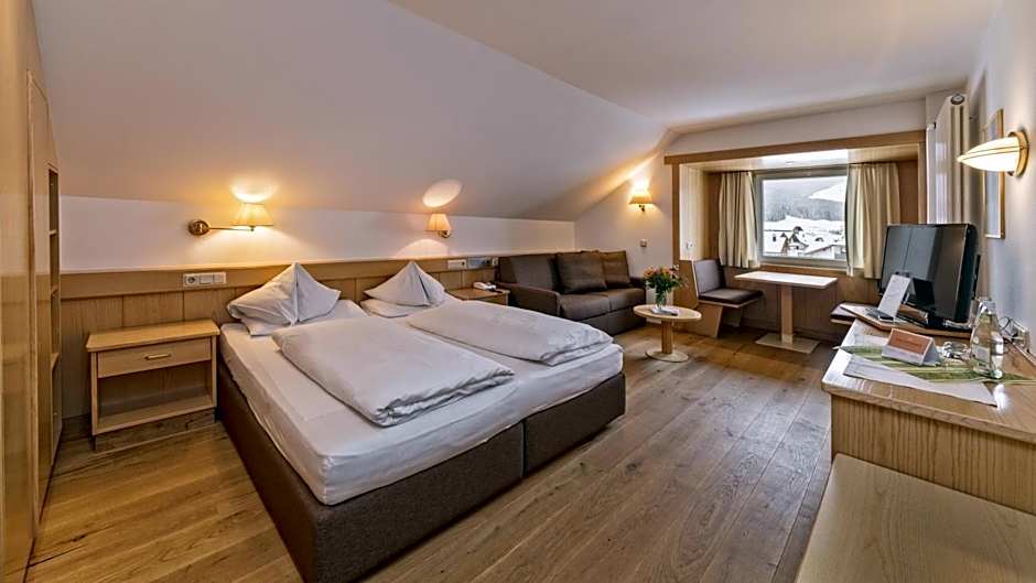 Hotel Post - OlangCard included