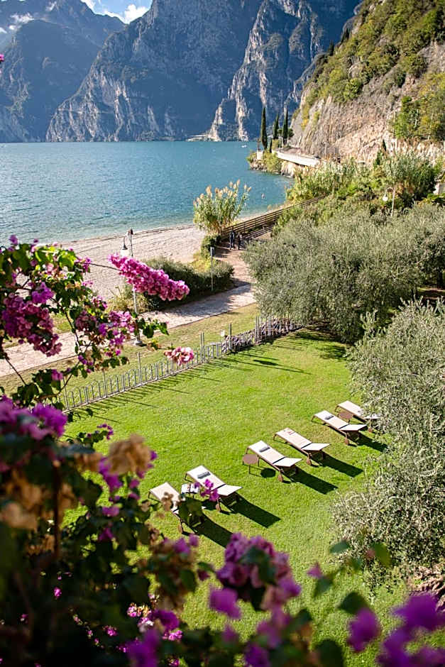 Hotel Baia Azzurra - Lake Front