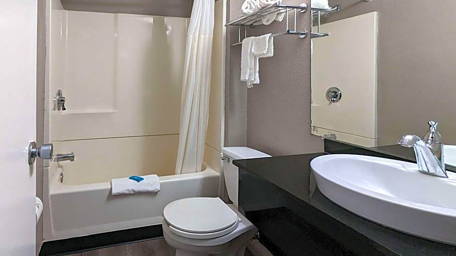 Motel 6-Danvers, MA - Boston North