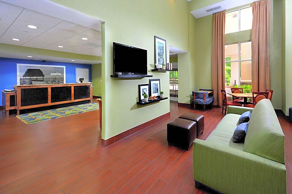 Hampton Inn By Hilton And Suites Charlotte Huntersville