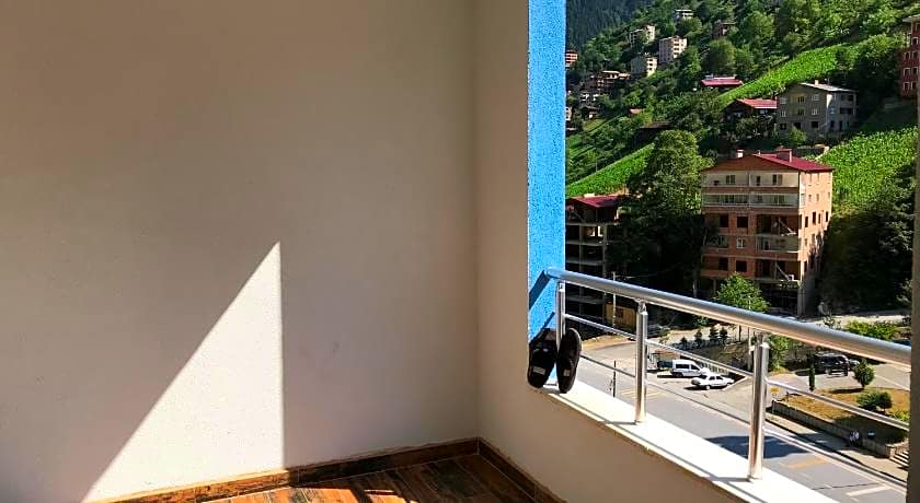 MAVİ KÖŞK UZUNGÖL