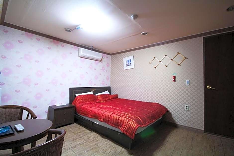 Shine Motel
