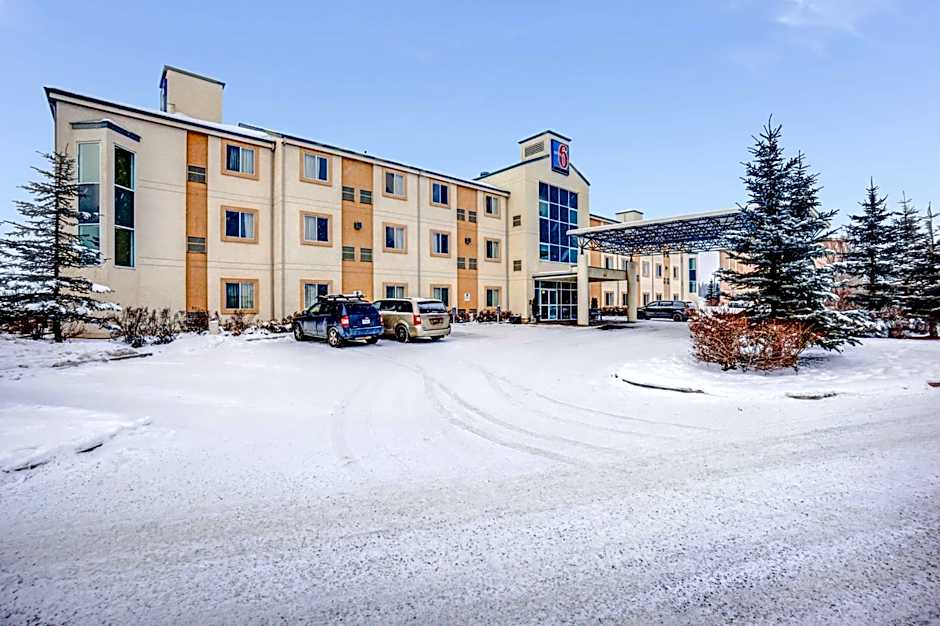 Motel 6-Red Deer, AB