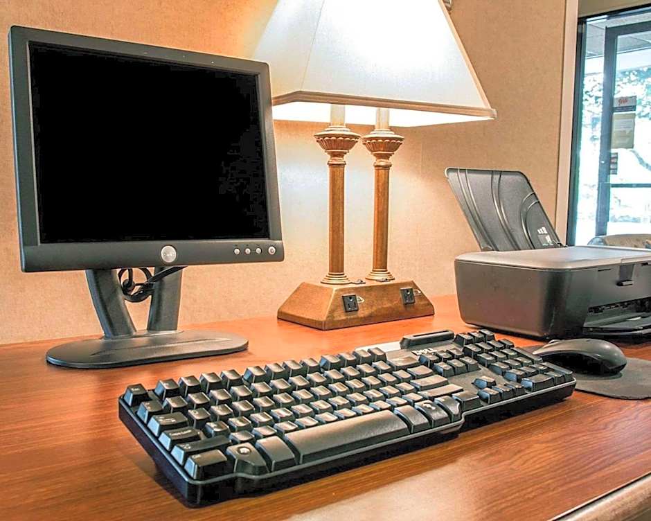 Comfort Inn Livonia