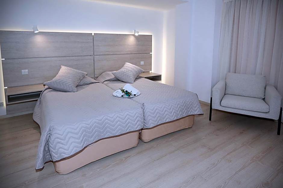 Pier Beach Hotel Apartments