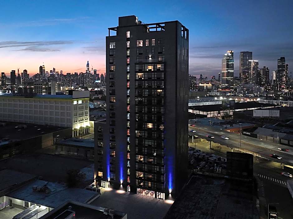 Holiday Inn Express Long Island City E New York By IHG