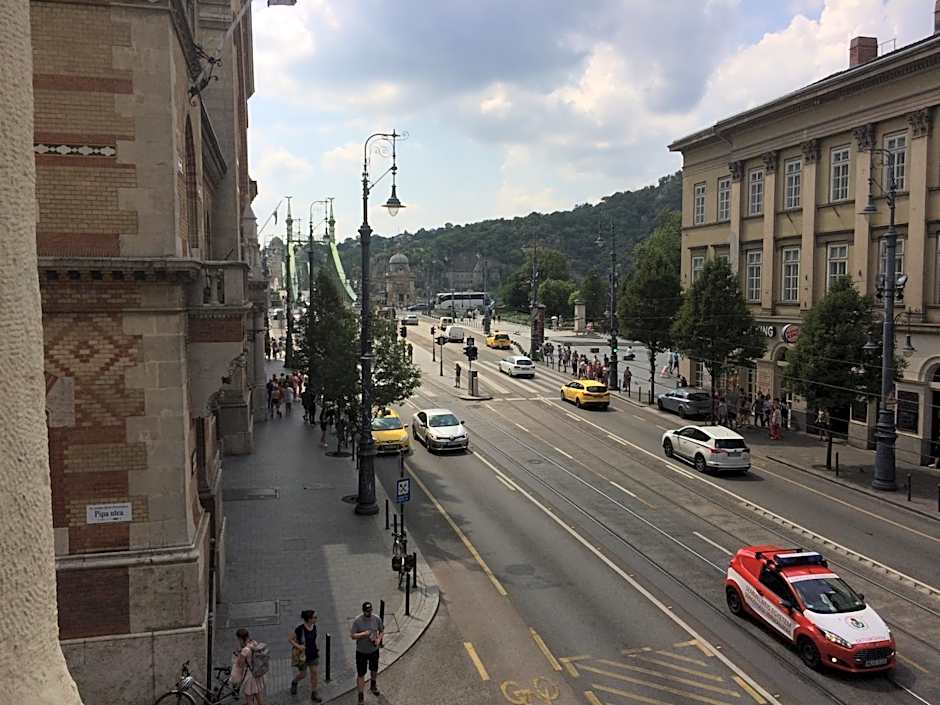 Zen Hostel by Central Market