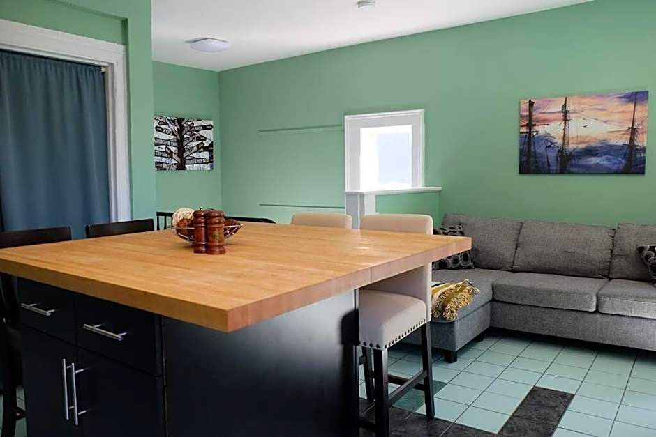 Comfy Apt, Top Floor, Excellent Kitchen