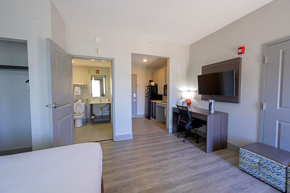 Hawthorn Extended Stay by Wyndham Panama City Beach