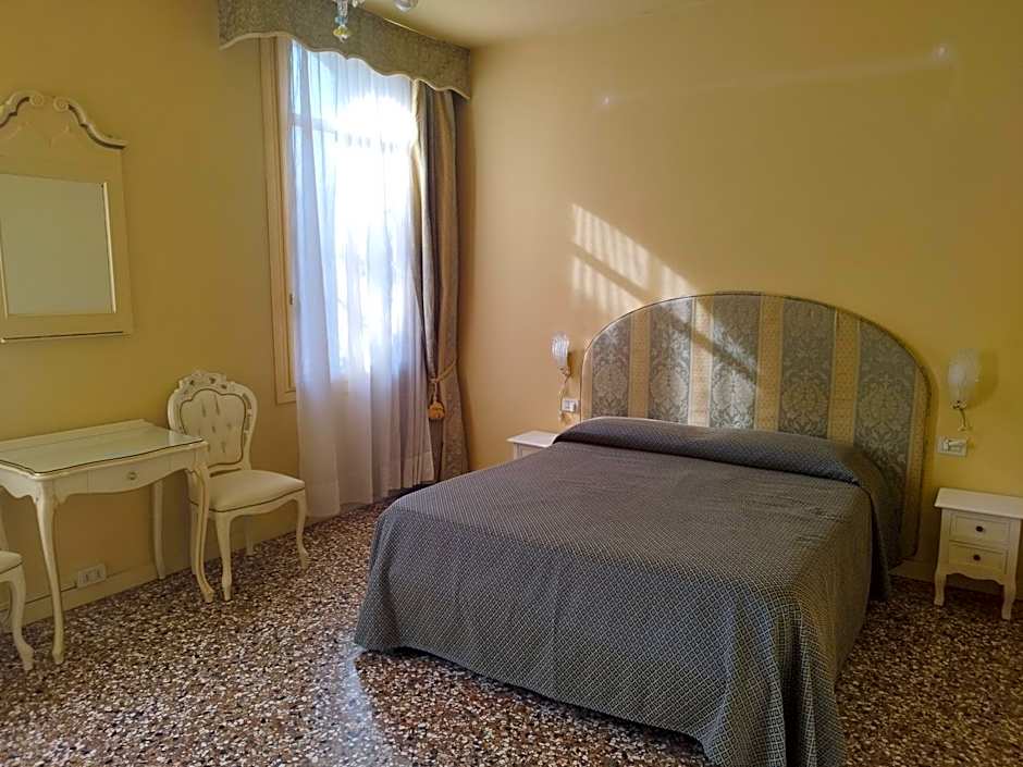 Alloggi Acquavita - checkin at "Alloggi SS Giovanni e Paolo"