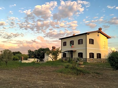 Antic Etrurian Inn