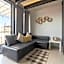 3Ph Amazing 2Bdrm 2bath private terrace fits 10