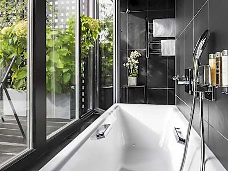 Signature Executive King Suite with Terrace