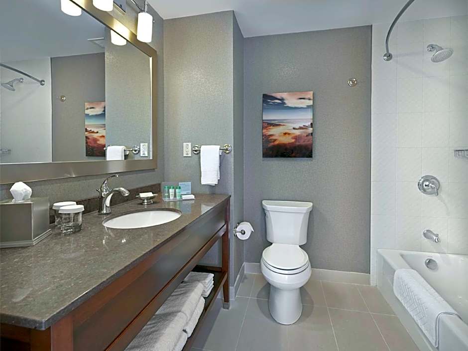 Hampton Halifax Downtown