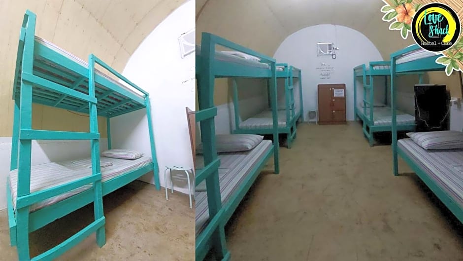 Love Shack Hostel & Cafe