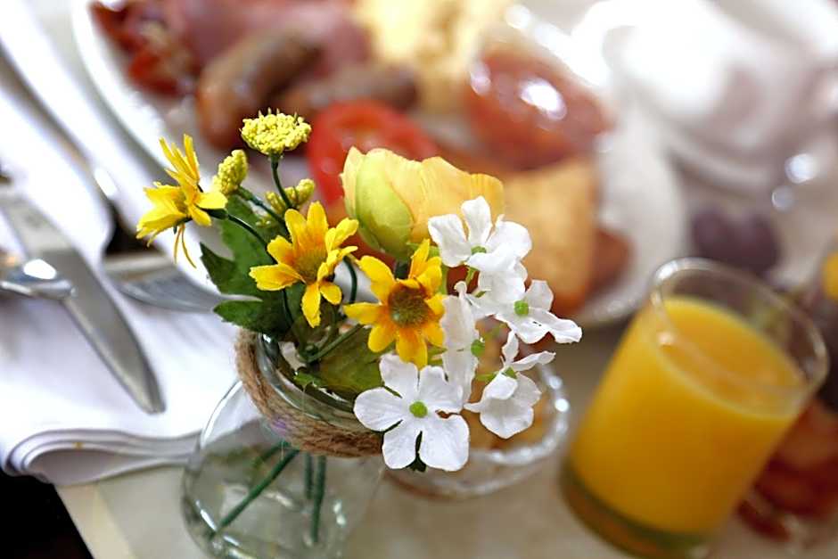 Best Western Limpley Stoke Hotel