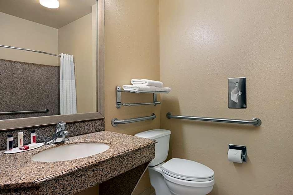 Baymont by Wyndham Clute