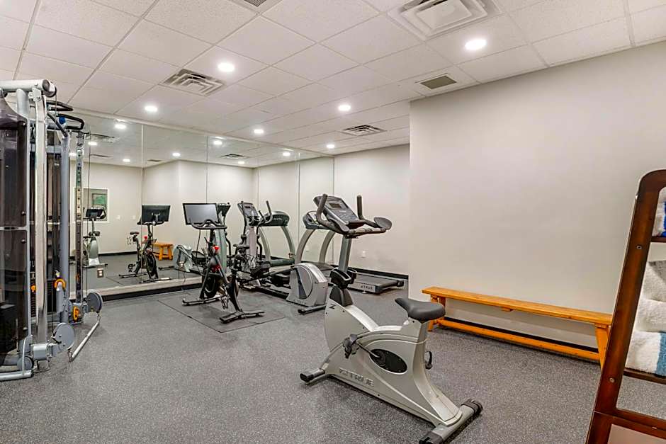 Best Western Plus Crossroads Inn & Suites