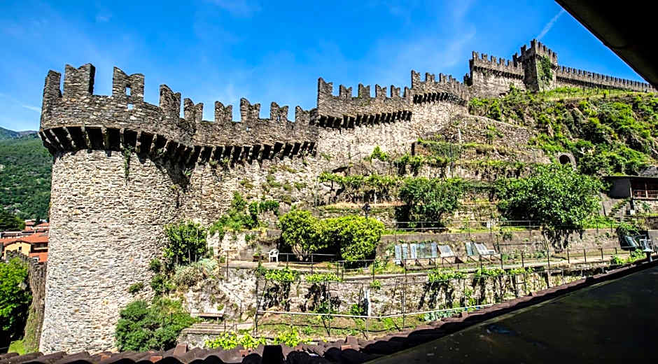 Ostello Montebello - Bellinzona Youth Hostel