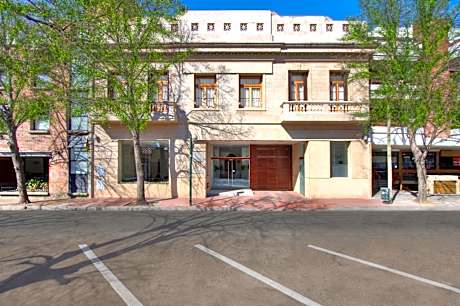 San Isidro Plaza Hotel