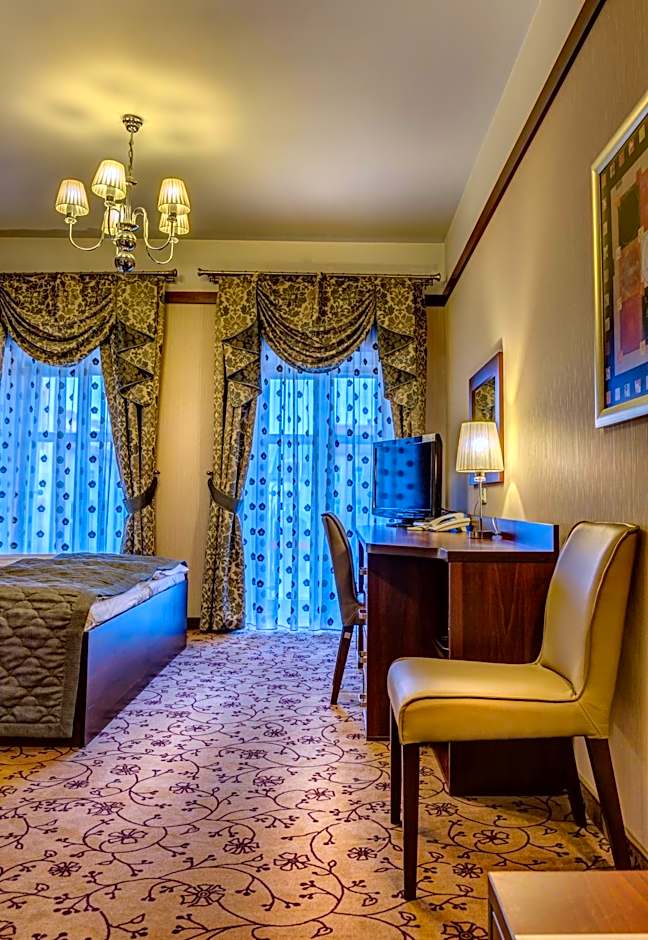 Hotel-Restauracja Platan