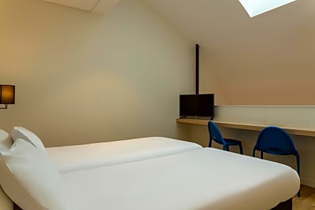 Duplex Quadruple Room