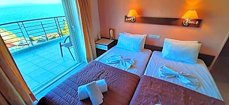 Deluxe Twin Room with Sea View
