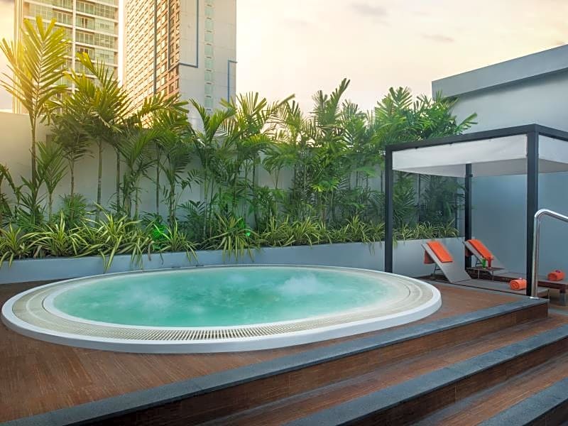 Radisson Suites Bangkok Sukhumvit