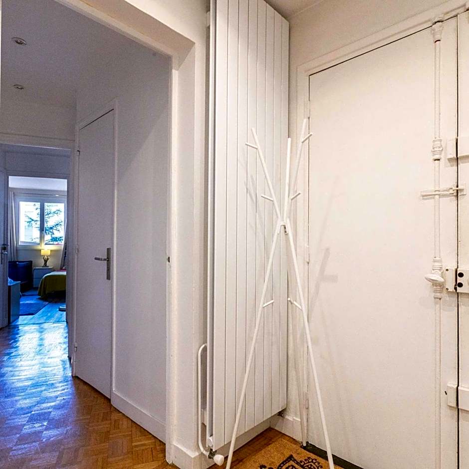 Paris City - Spacious 3 rooms flat for families - 3 minutes from metro station