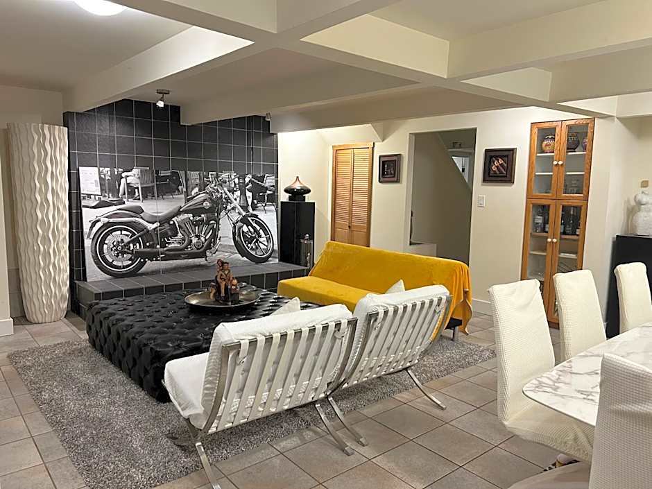 Cypress: Private Bedroom/Bathroom/Office, with Shared Pool, Hot tub