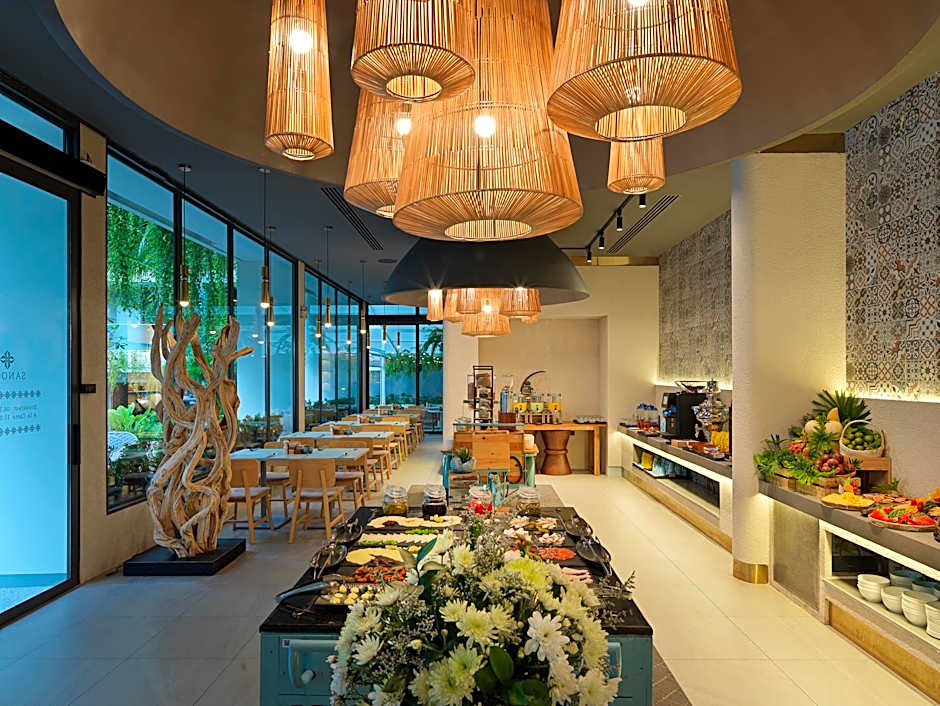 La Green Hotel & Residence