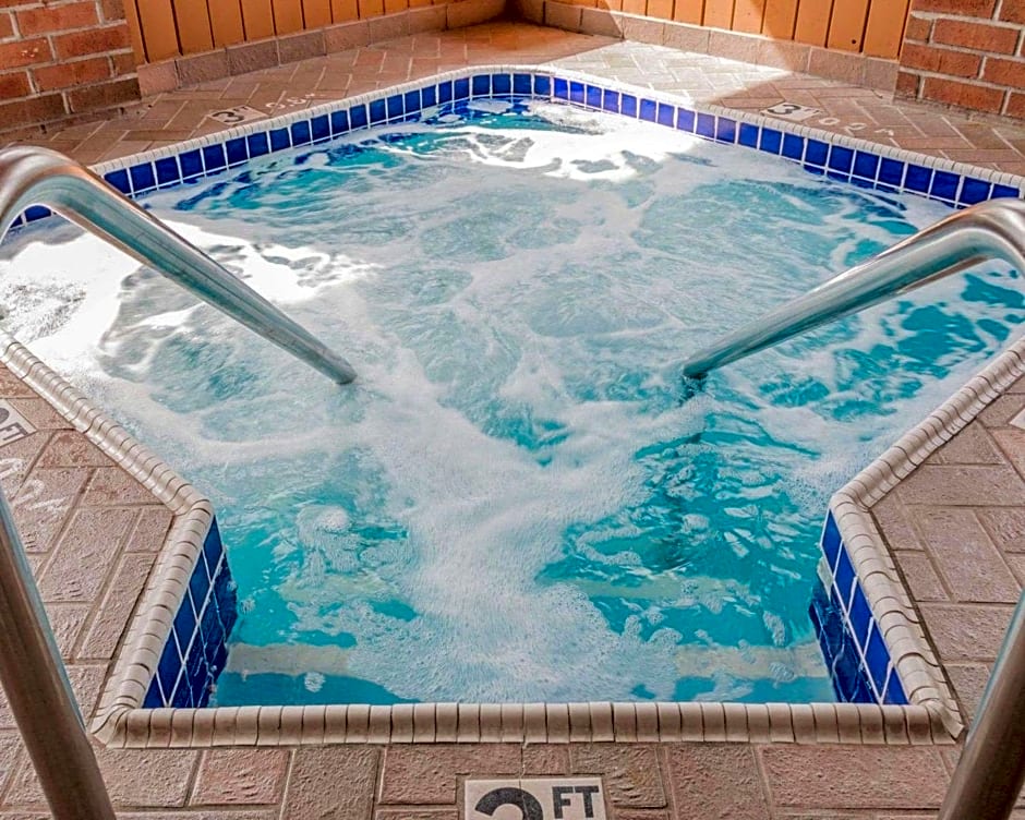 Quality Inn Grand Rapids North Walker