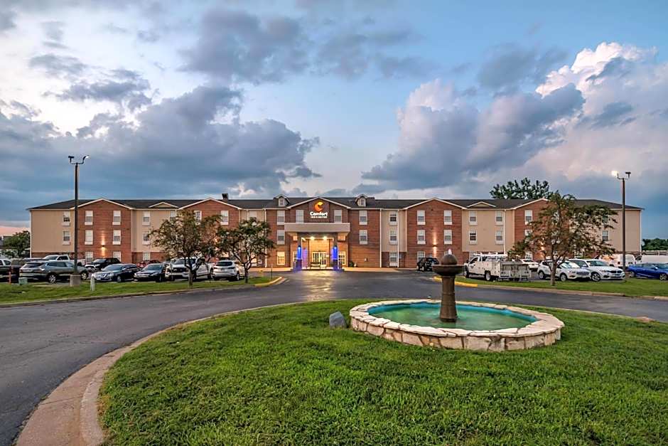 Comfort Inn & Suites Chesterfield - St. Louis