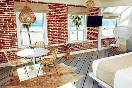 Ocean Front PH Bungalow
