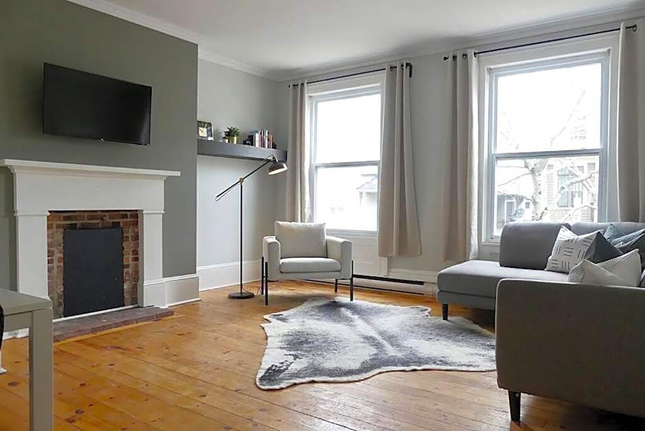 Historic Downtown Apt #2