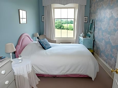 Double room-Classic-Shared Bathroom-Lake View