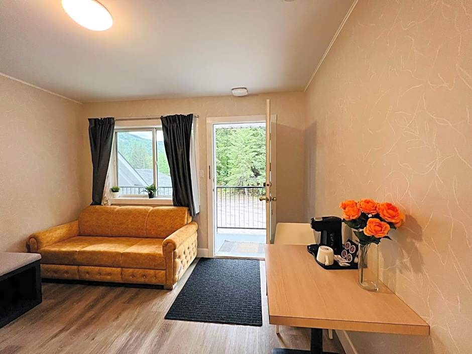 Hotel Civilia Lakeside by Civilia Golf Retreat