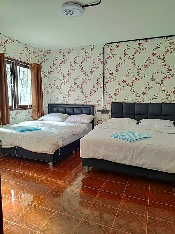D​ Luck​ Hostel