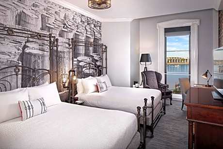 Queen Room with Two Queen Beds - Riverview