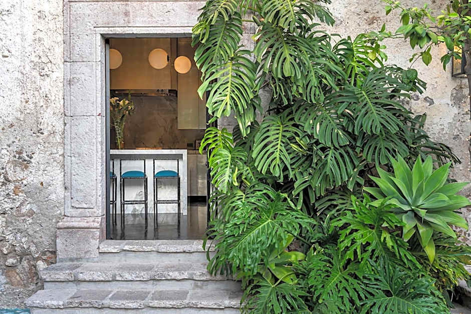 Villa Garita, 6BR Designer Villa with Heated Pool in Centro