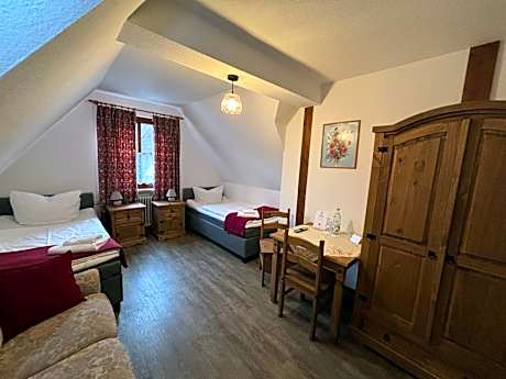 Twin Room with Private Bathroom