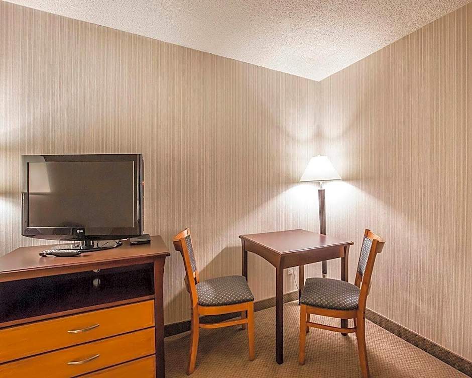 Quality Inn & Conference Centre Red Deer - 50th Avenue