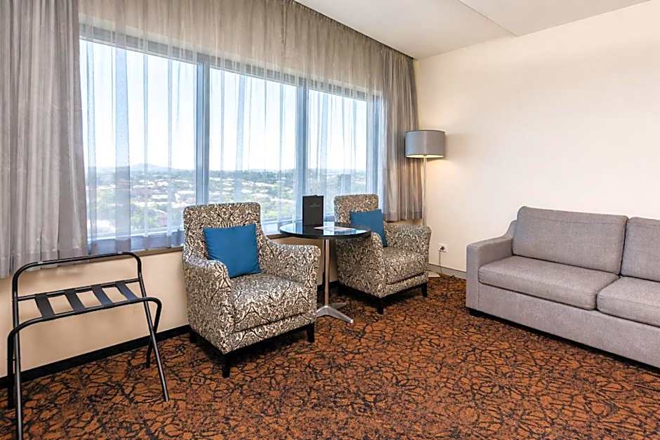 Calamvale Hotel Suites and Conference Centre