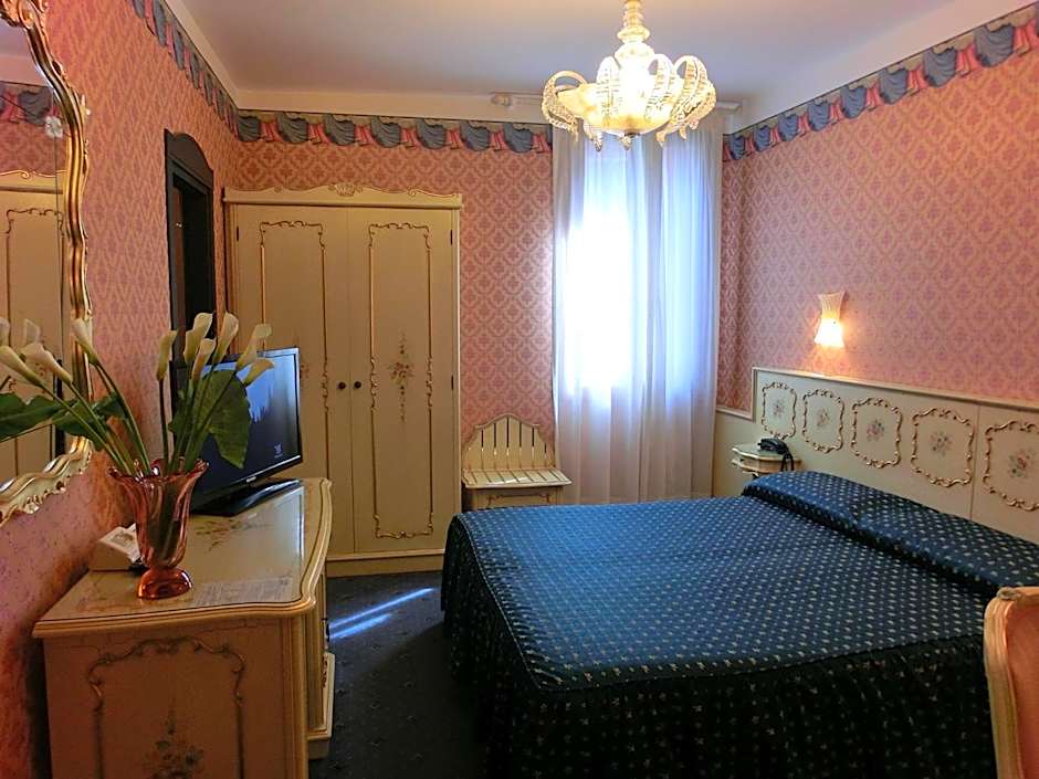 Hotel Diana