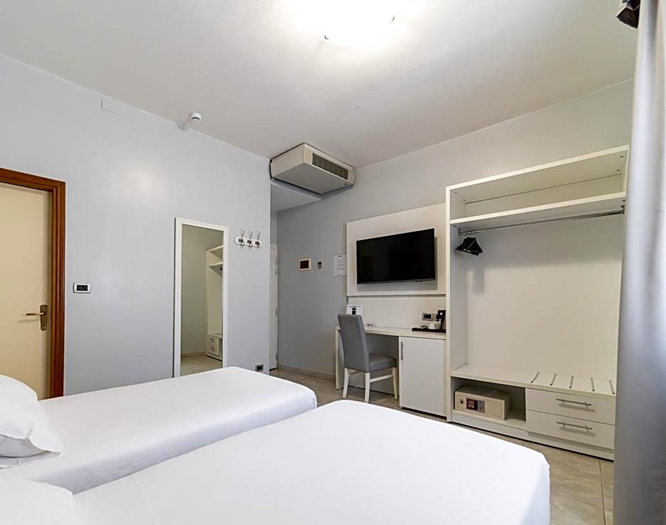 Hotel University