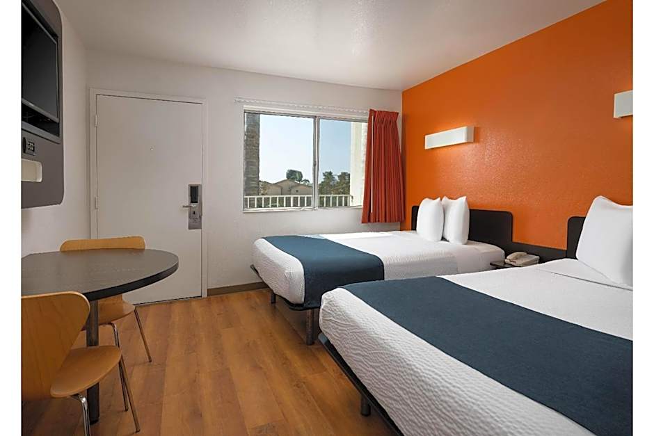 Motel 6-Green Bay, WI - Lambeau