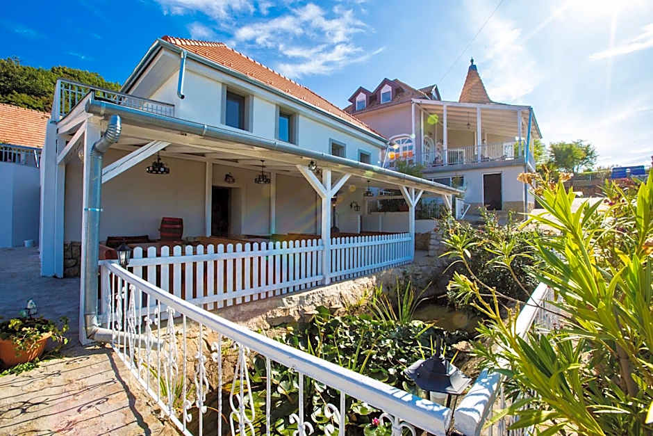 Fogadó a Két Tölgyfához