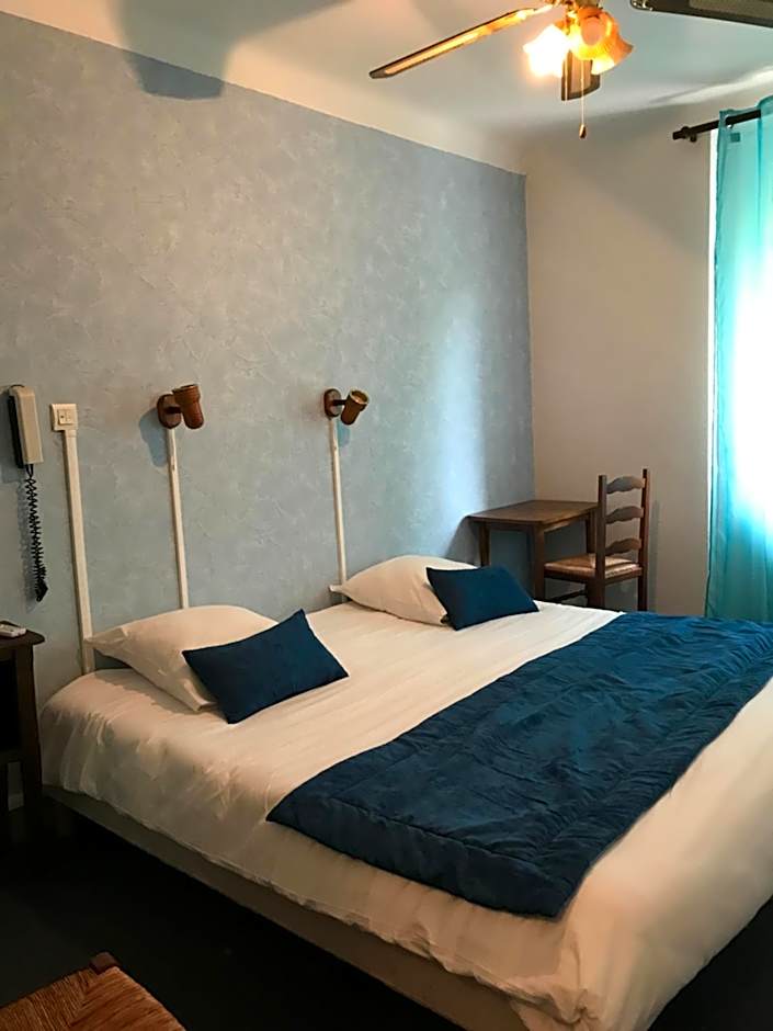 Au Royal Hotel